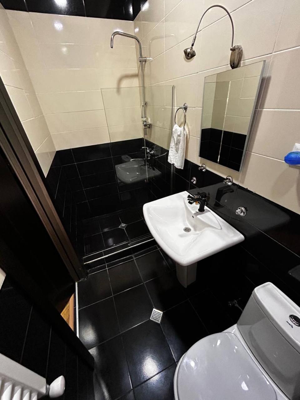 Duma Hotel Tbilisi Zewnętrze zdjęcie